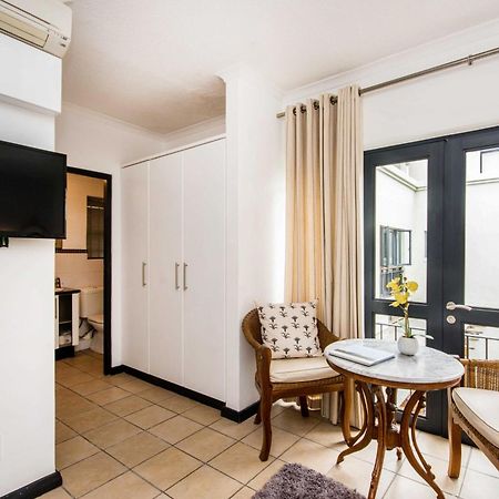 Church Street Luxury Apartments Stellenbosch Bagian luar foto