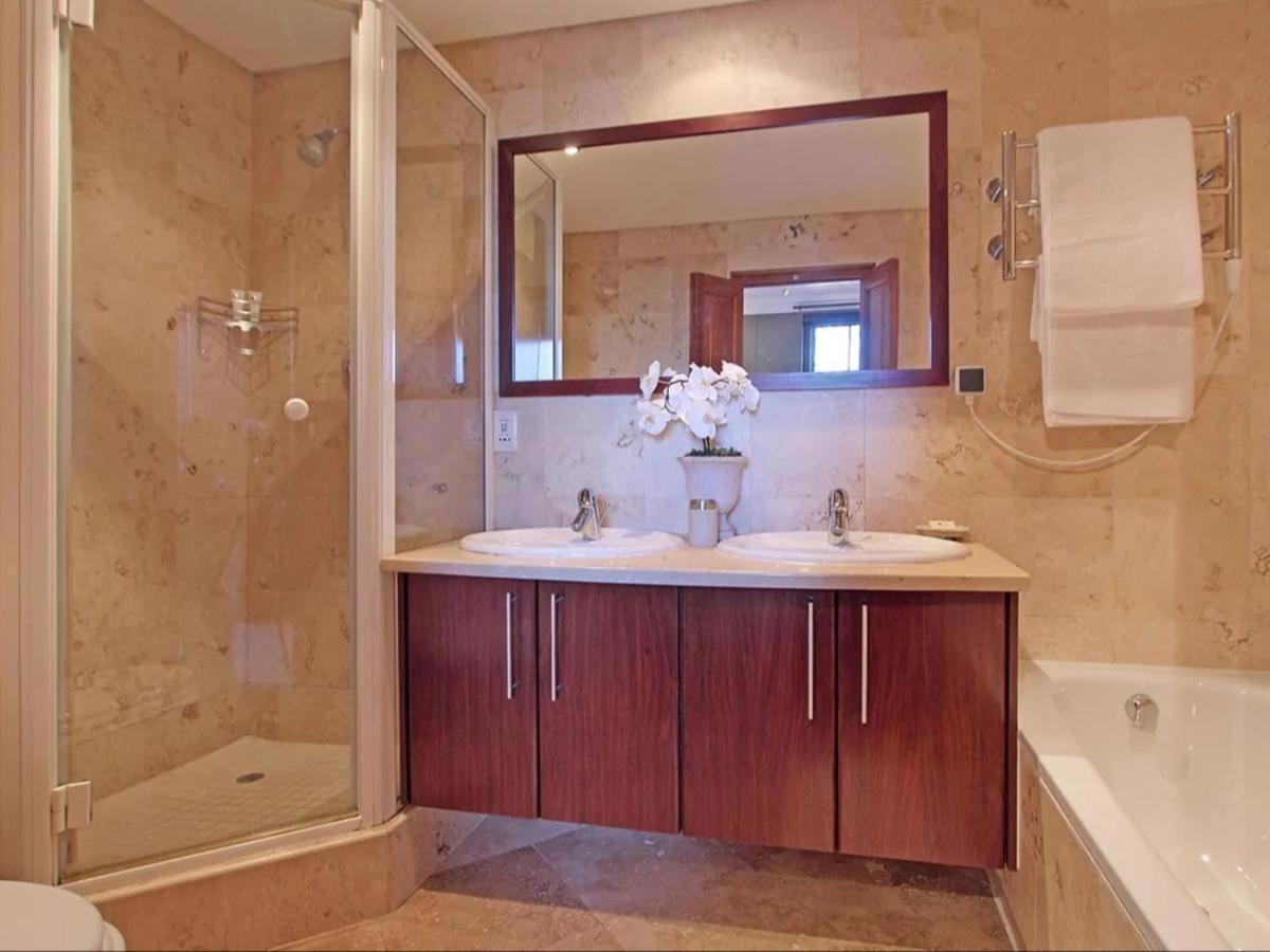 Church Street Luxury Apartments Stellenbosch Bagian luar foto