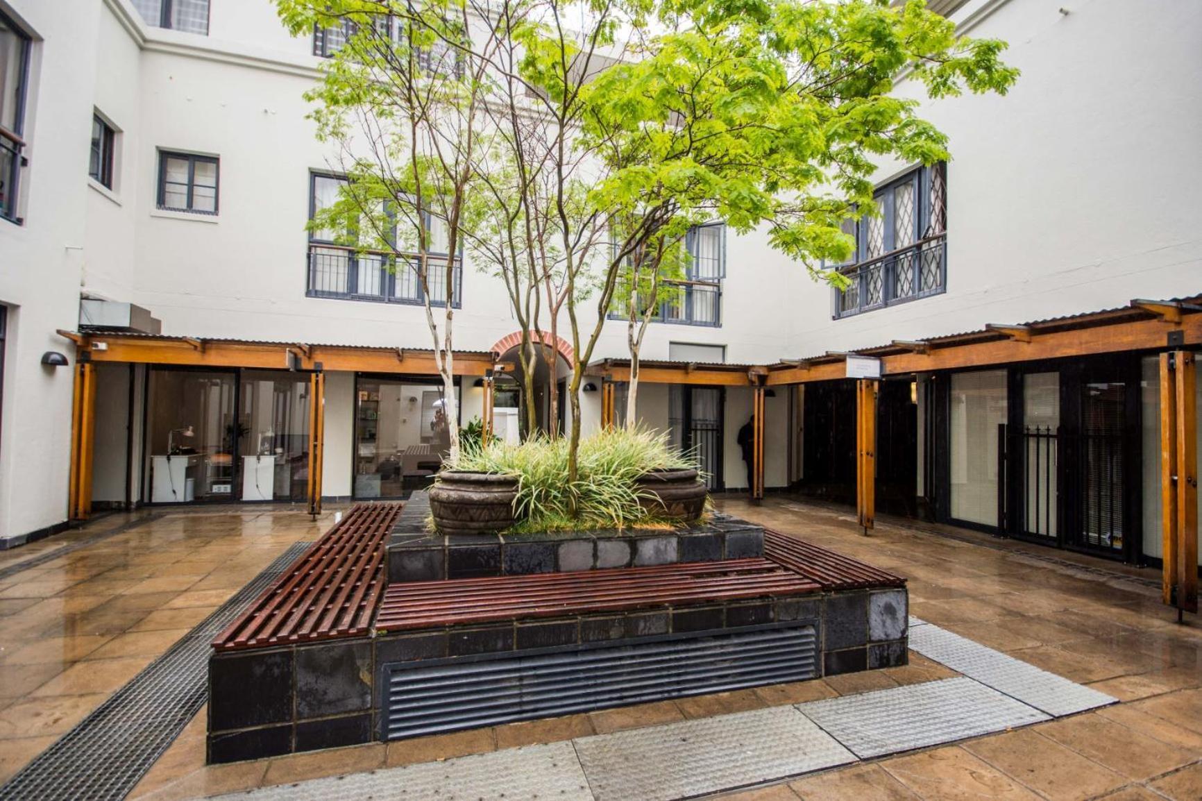 Church Street Luxury Apartments Stellenbosch Bagian luar foto